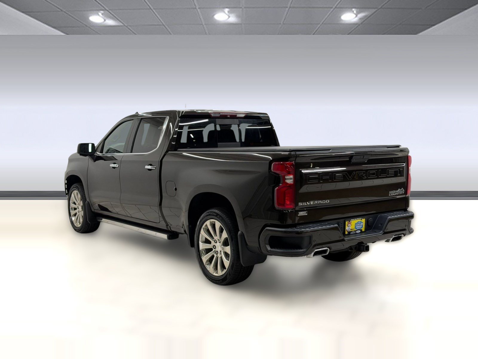 Used 2019 Chevrolet Silverado 1500 High Country w/ Technology Package AWD/4WD image 2