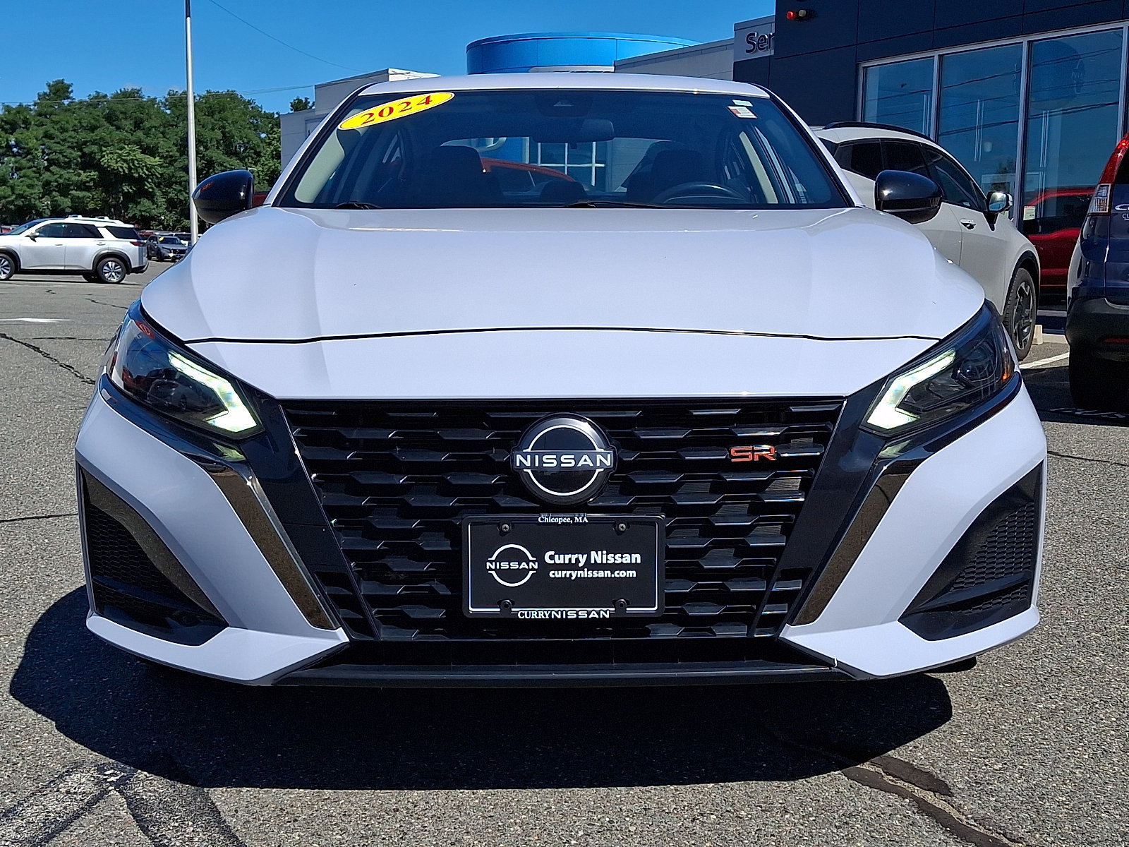 Used 2024 Nissan Altima 2.5 SR FWD image 2