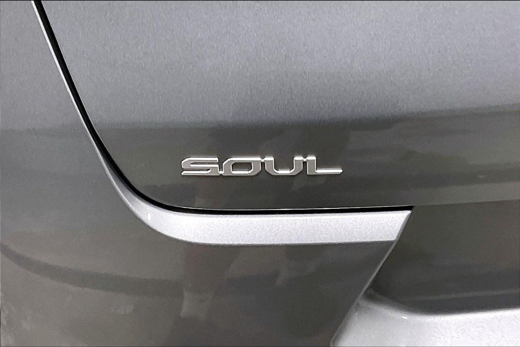 Used 2025 Kia Soul LX w/ LX Technology Package FWD image 37