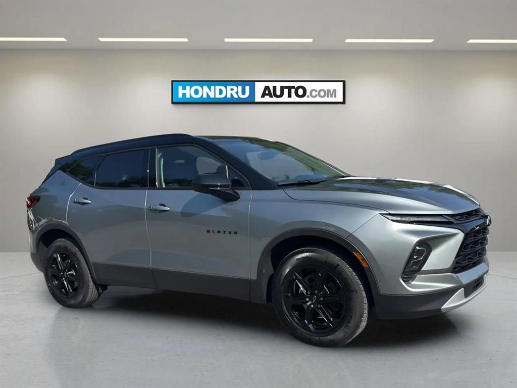 Used 2023 Chevrolet Blazer LT w/ Convenience Package image 2
