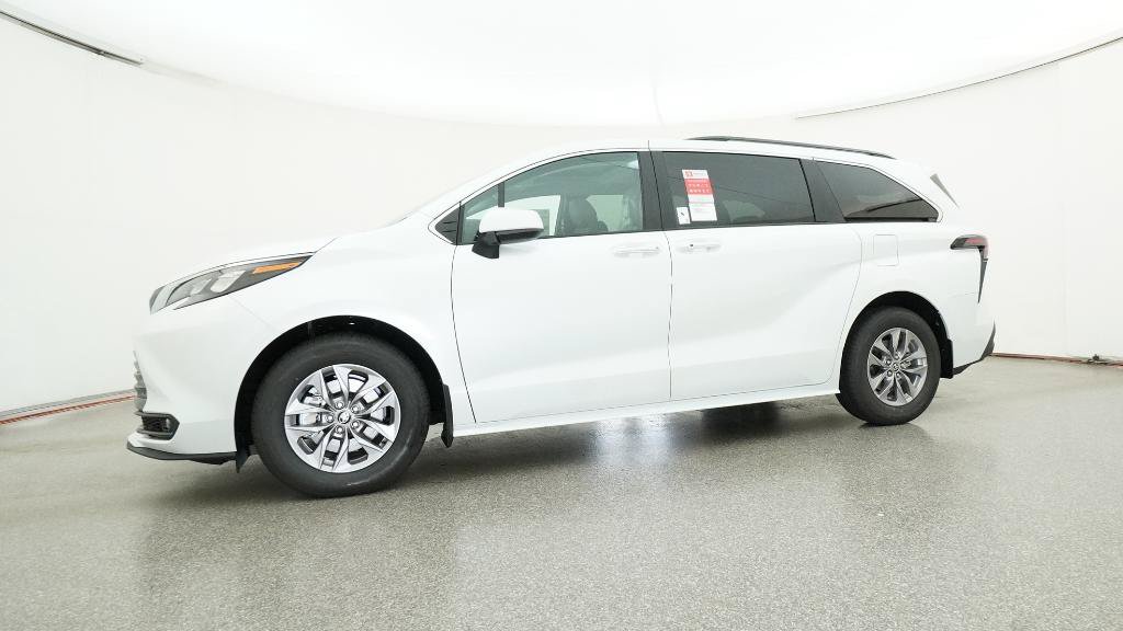 New 2026 Toyota Sienna XLE FWD image 21