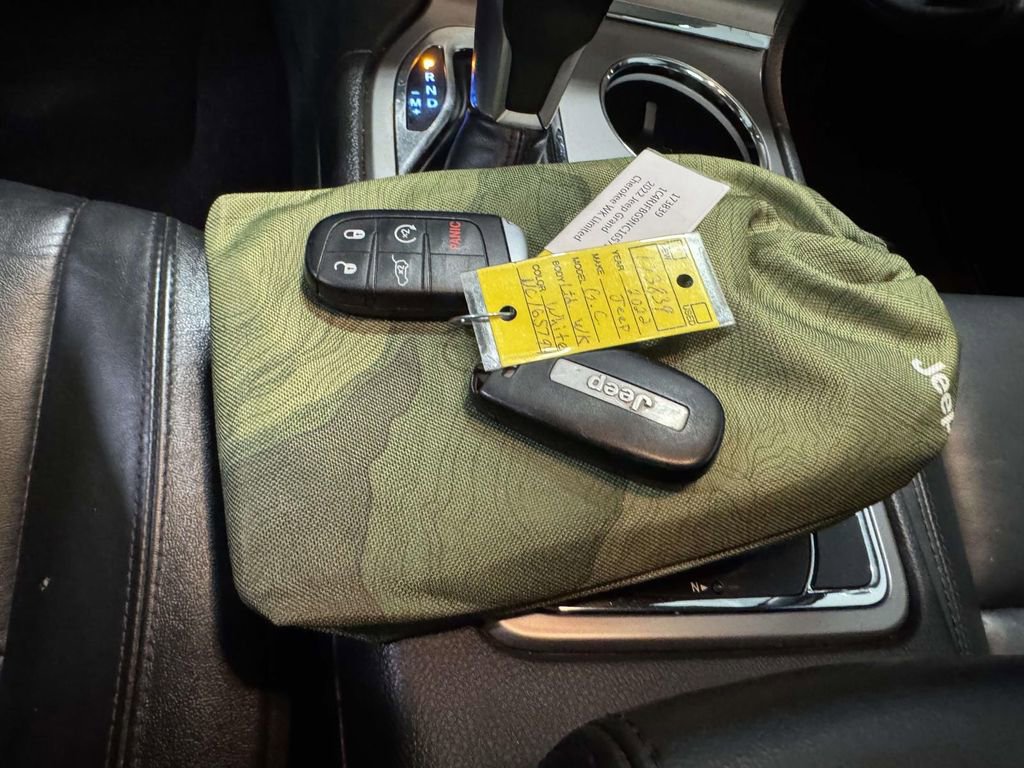 Used 2022 Jeep Grand Cherokee Limited image 27