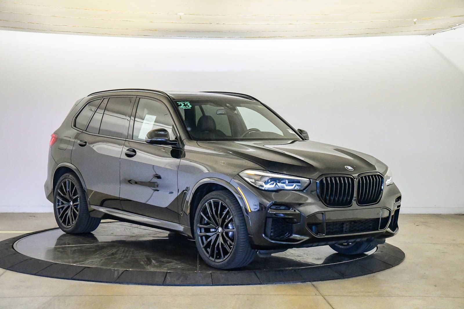 Used 2023 BMW X5 sDrive40i w/ M Sport Package image 5