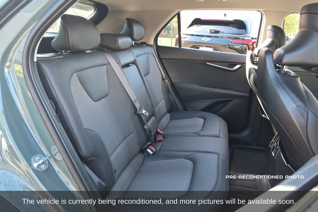 Used 2025 Kia Niro EX FWD image 13