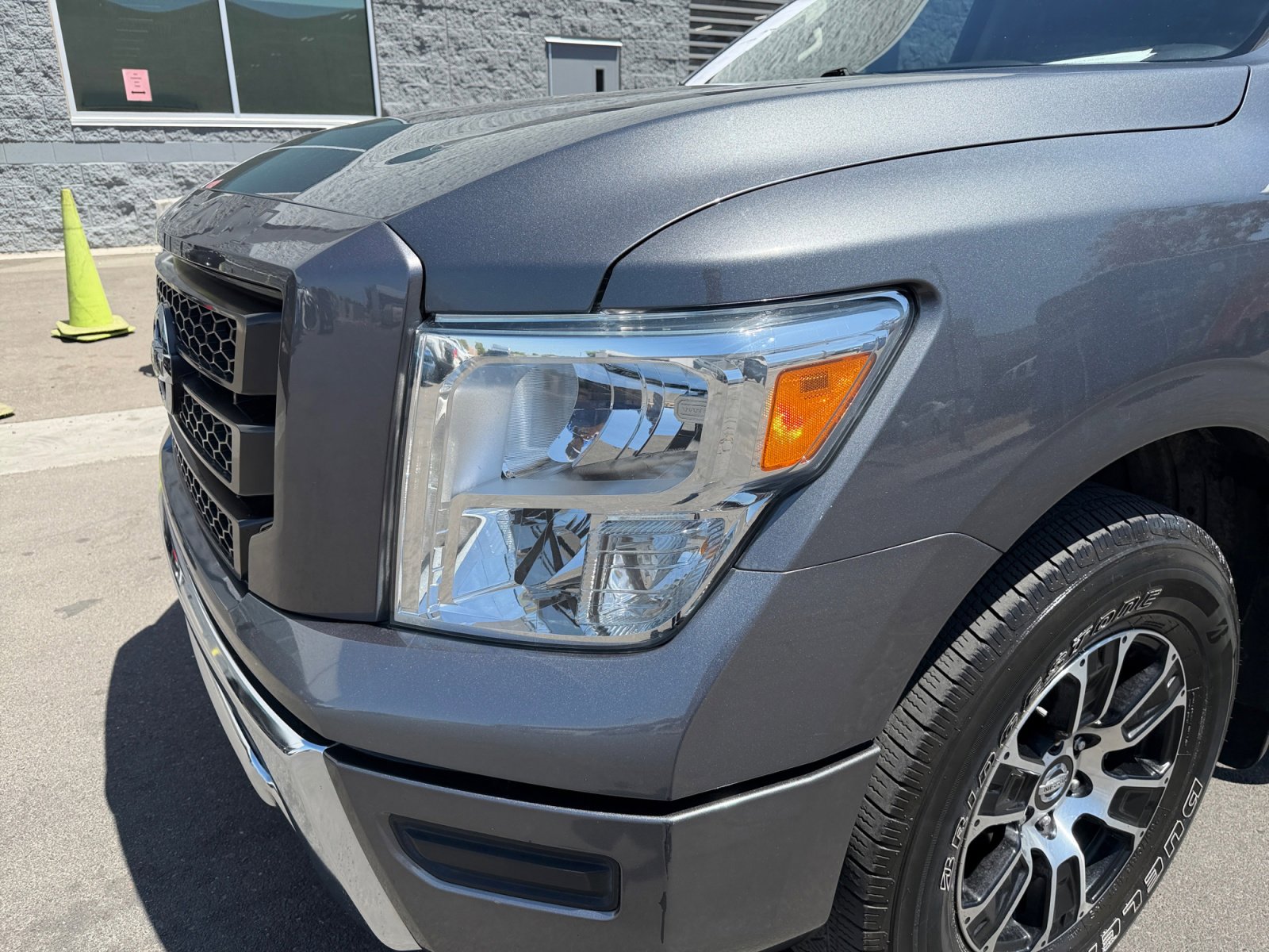 Used 2022 Nissan Titan SV w/ Accessory Utility Package RWD image 9
