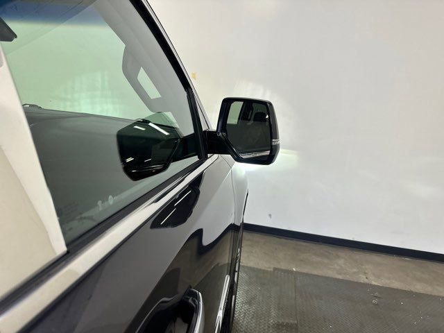 Used 2016 Cadillac Escalade Luxury image 12