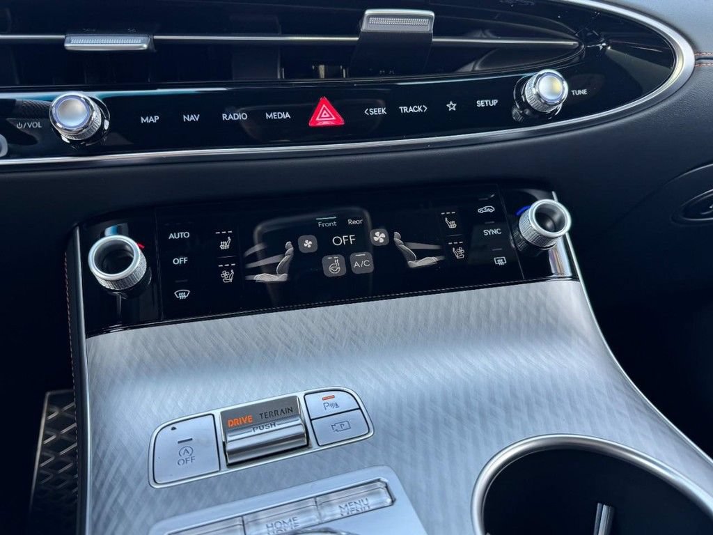 New 2026 Genesis GV70 2.5T Sport Prestige AWD/4WD image 15