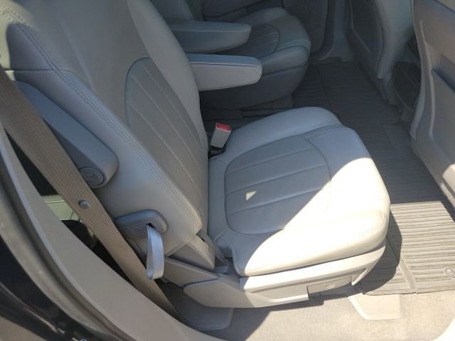 Used 2017 Buick Enclave Premium w/ Experience Buick Package image 8