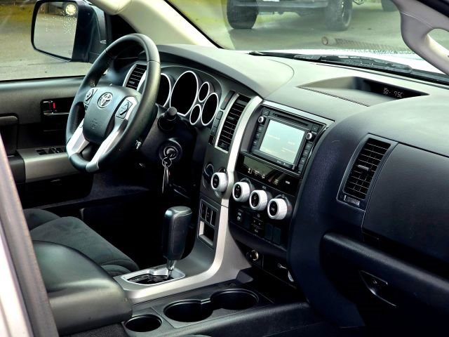 Used 2015 Toyota Sequoia SR5 image 17