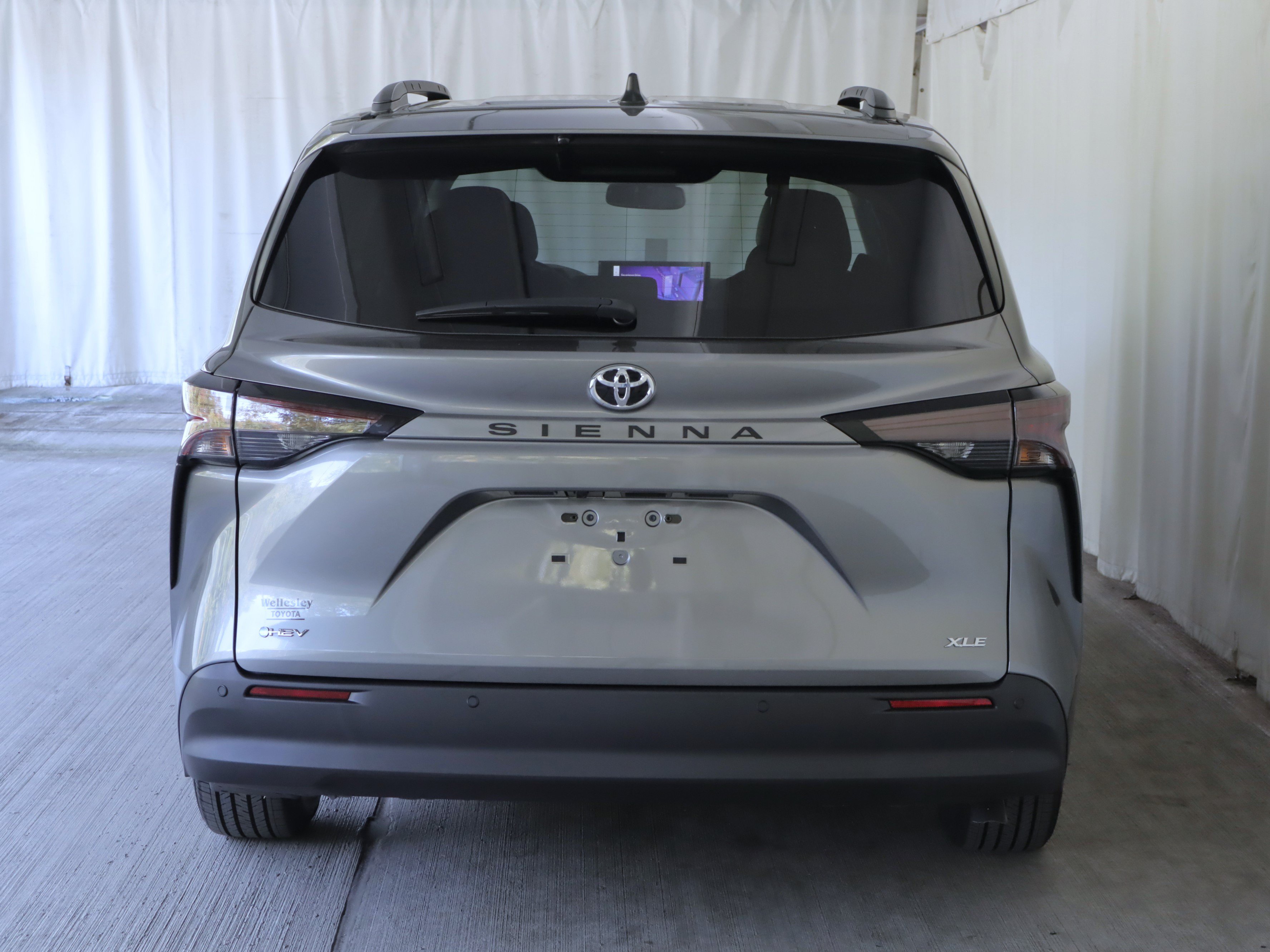 New 2026 Toyota Sienna XLE FWD image 8