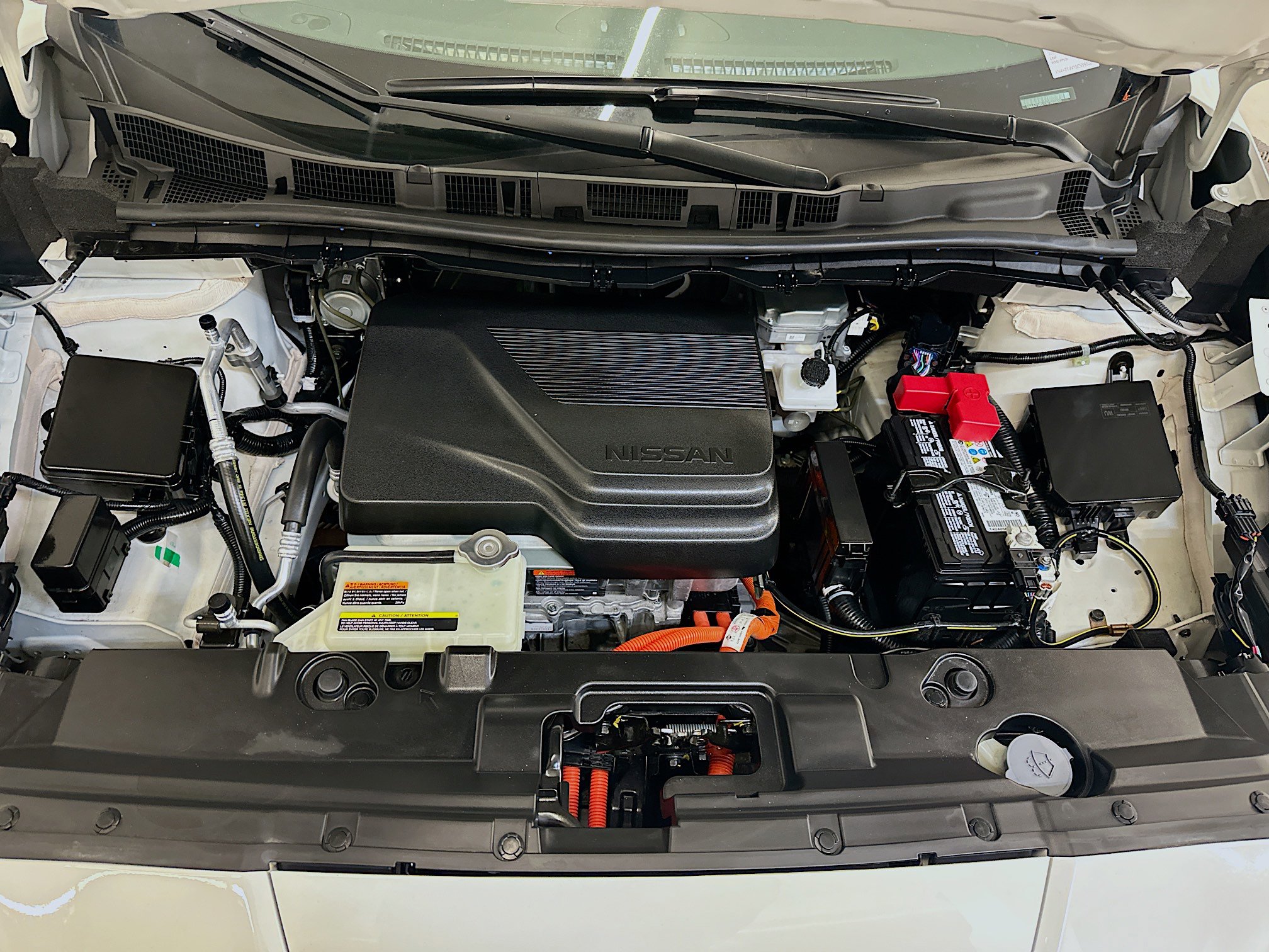 Used 2025 Nissan Leaf S image 33