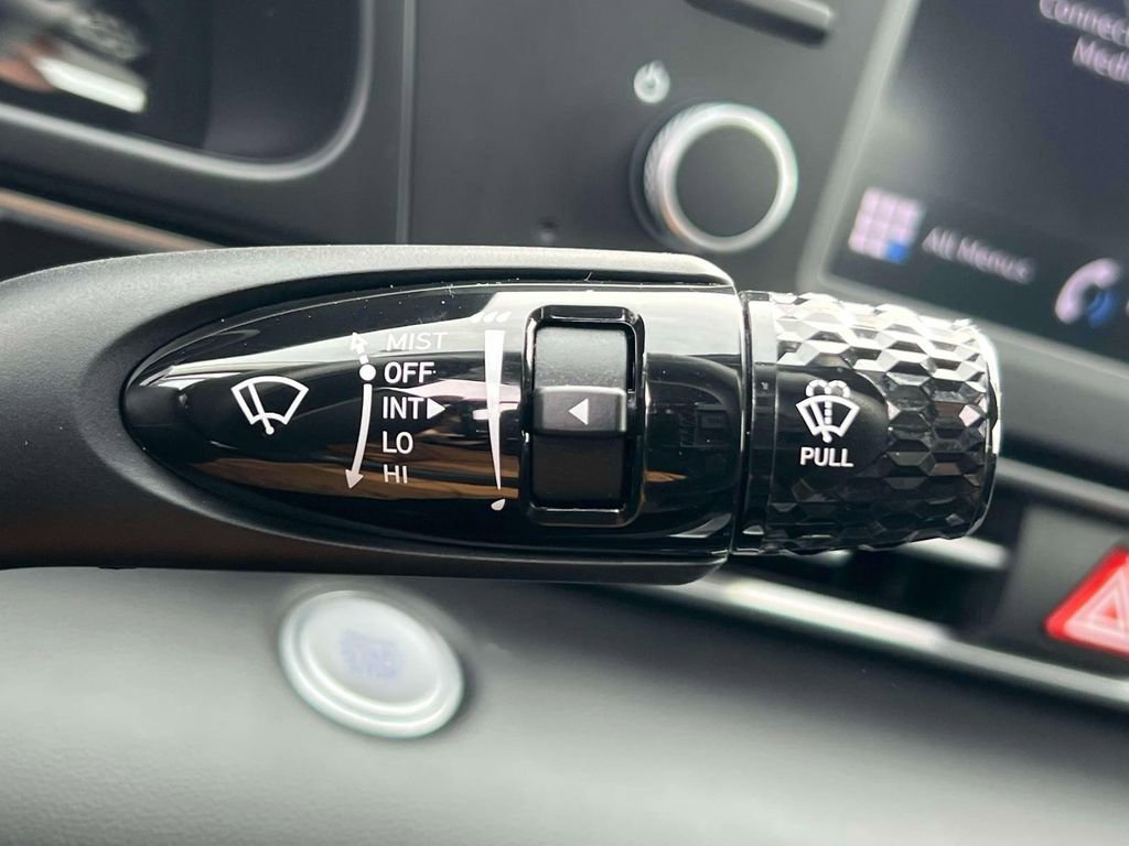 Used 2023 Hyundai Elantra SEL image 24