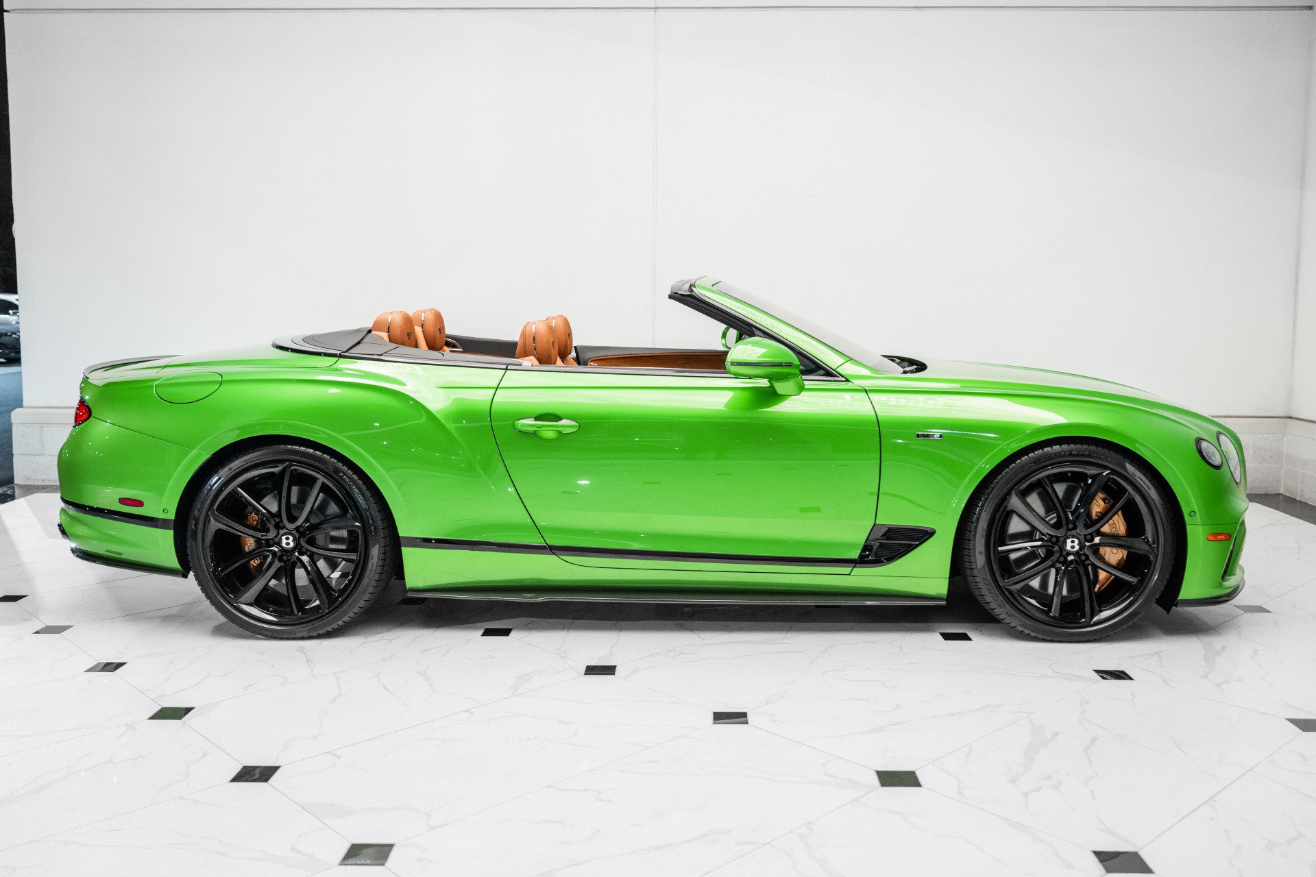Certified 2024 Bentley Continental GT V8 AWD/4WD image 5