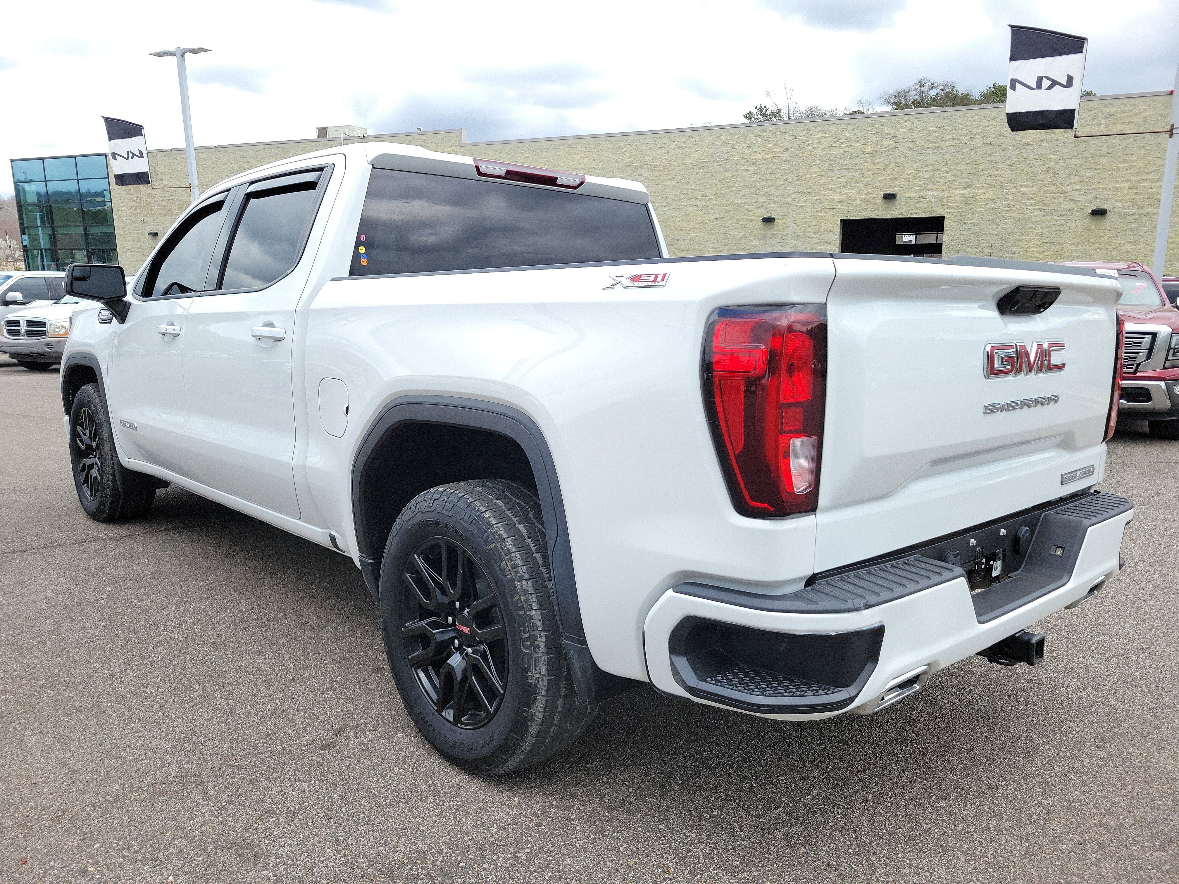 Used 2023 GMC Sierra 1500 Elevation w/ X31 Off-Road Package AWD/4WD image 21