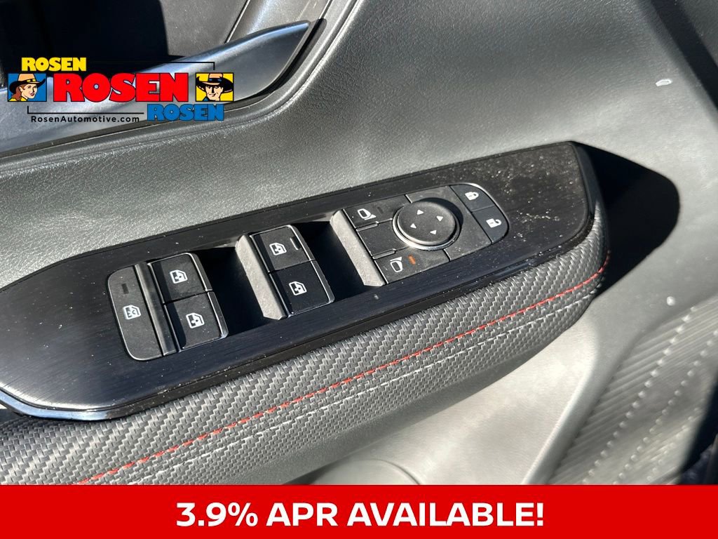 New 2025 Nissan Kicks SR image 9