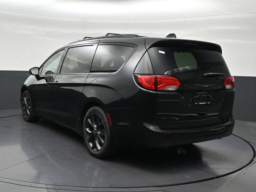 Used 2019 Chrysler Pacifica Limited w/ Advanced Safetytec Group FWD image 3