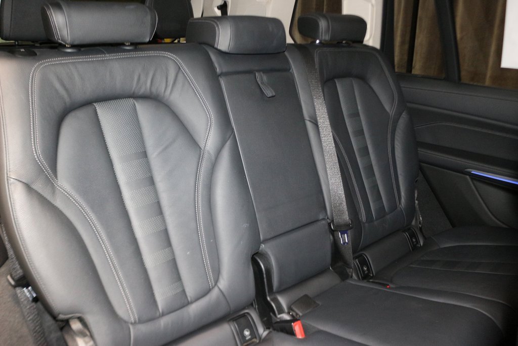Used 2022 BMW X7 xDrive40i w/ Parking Assistance Package image 17