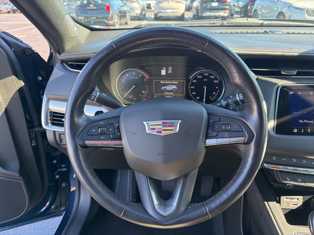 Used 2021 Cadillac XT4 Premium Luxury image 12