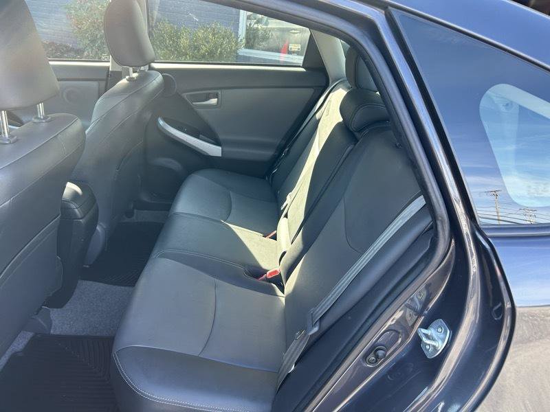 Used 2015 Toyota Prius Five FWD image 12