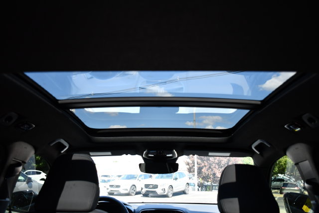 New 2026 Volvo XC40 B5 Ultra w/ Protection Package Premier AWD/4WD image 29