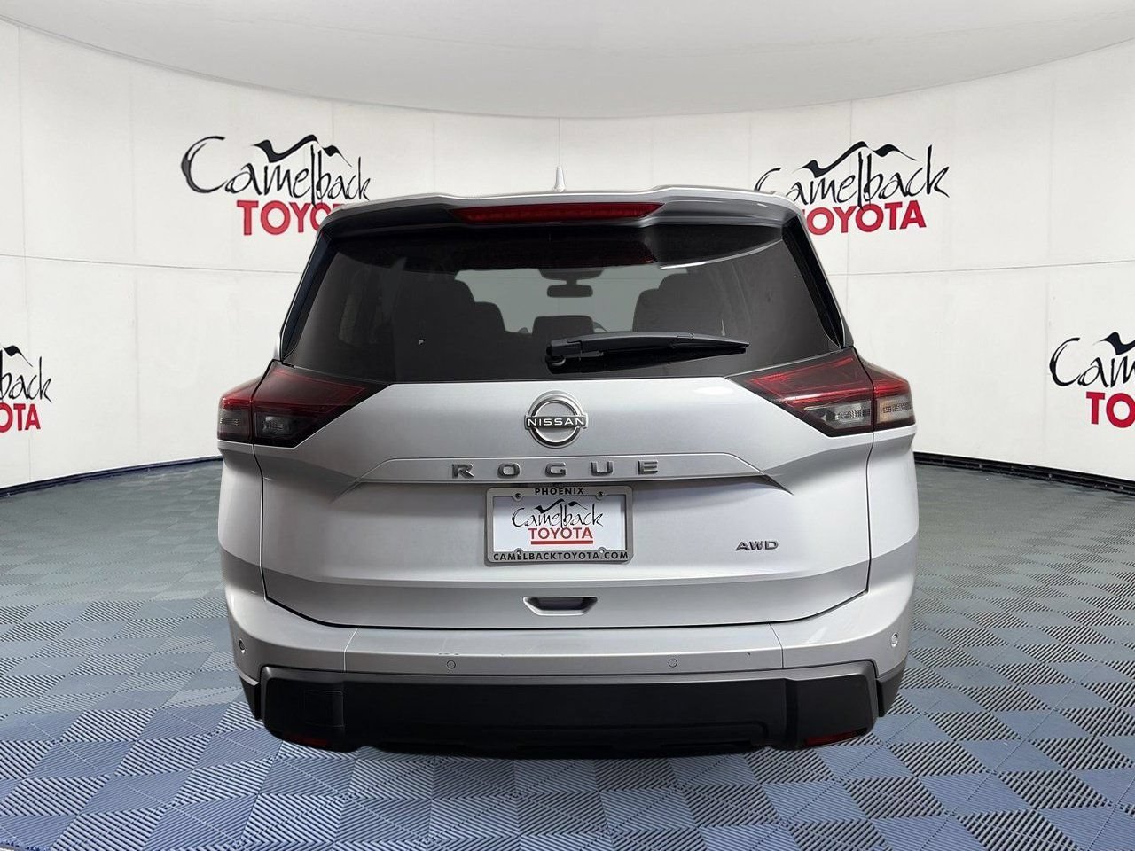Used 2025 Nissan Rogue SV AWD/4WD image 7