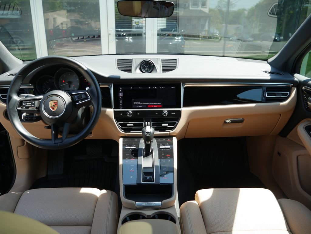 Certified 2023 Porsche Macan S AWD/4WD image 29