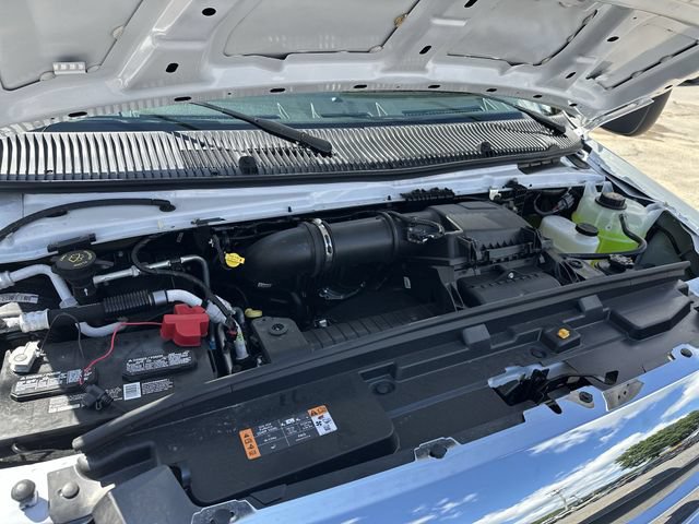 New 2027 Ford E-350 and Econoline 350 Super Duty w/ Interior Upgrade Package RWD image 19