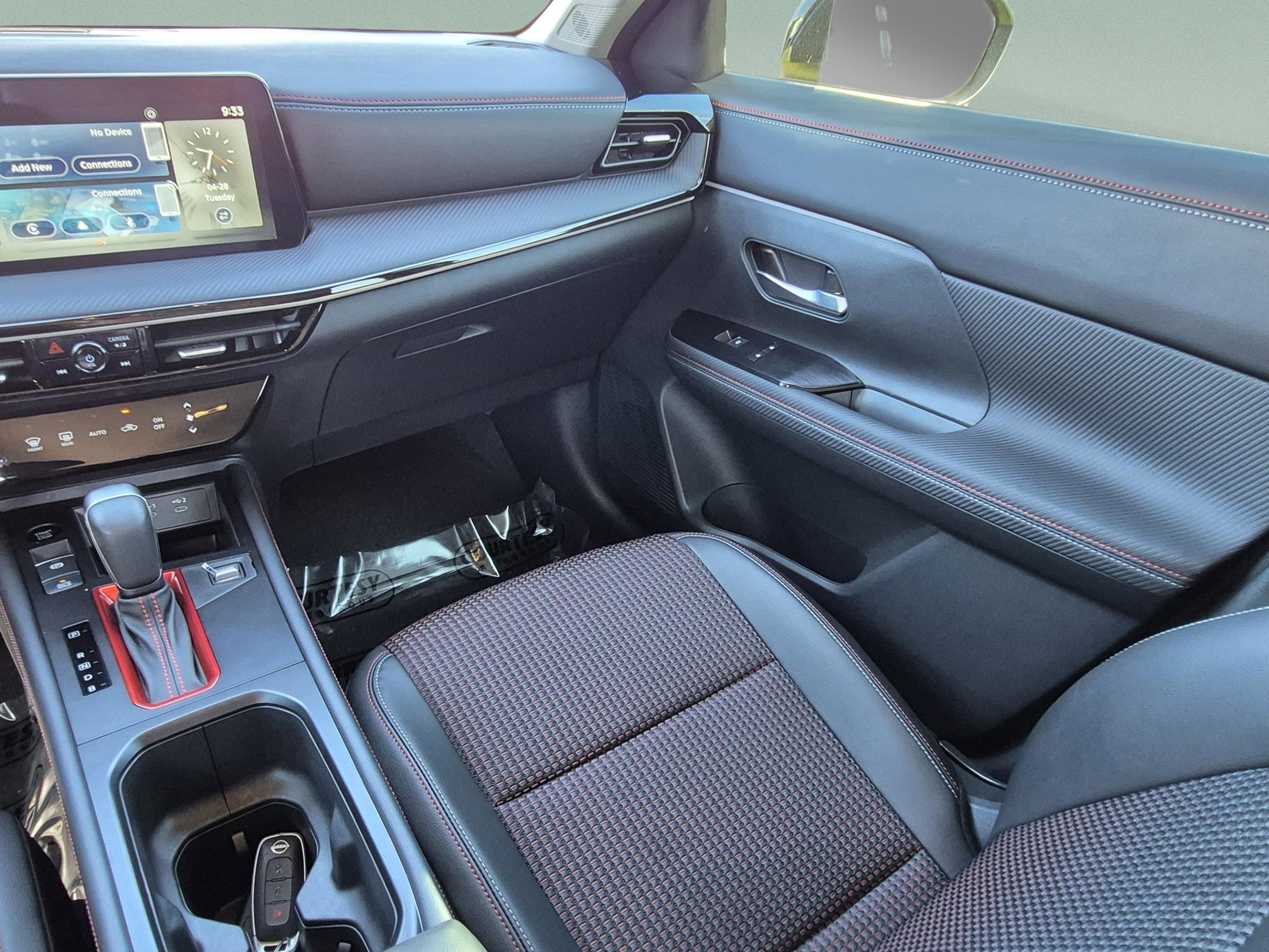 Certified 2025 Nissan Kicks SR FWD image 15