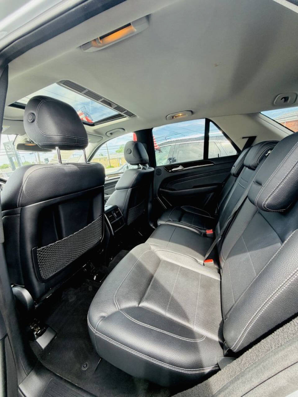 Used 2015 Mercedes-Benz ML 350 4MATIC w/ Premium 1 Package image 9