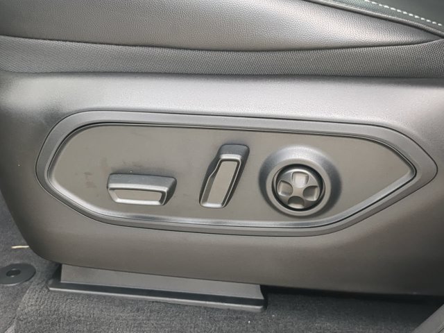 New 2027 Jeep Grand Cherokee L Limited RWD image 23