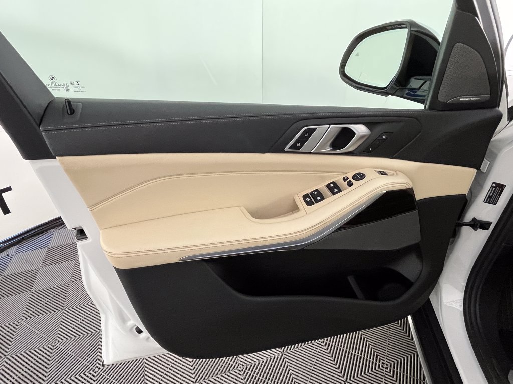 Used 2021 BMW X5 xDrive40i w/ Premium Package AWD/4WD image 24