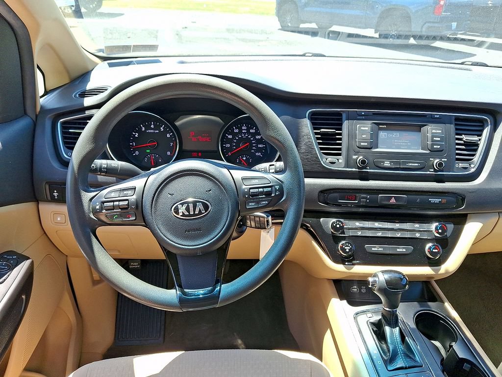 Used 2016 Kia Sedona LX w/ LX Convenience Package FWD image 13