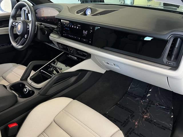 Used 2025 Porsche Cayenne S AWD/4WD image 45