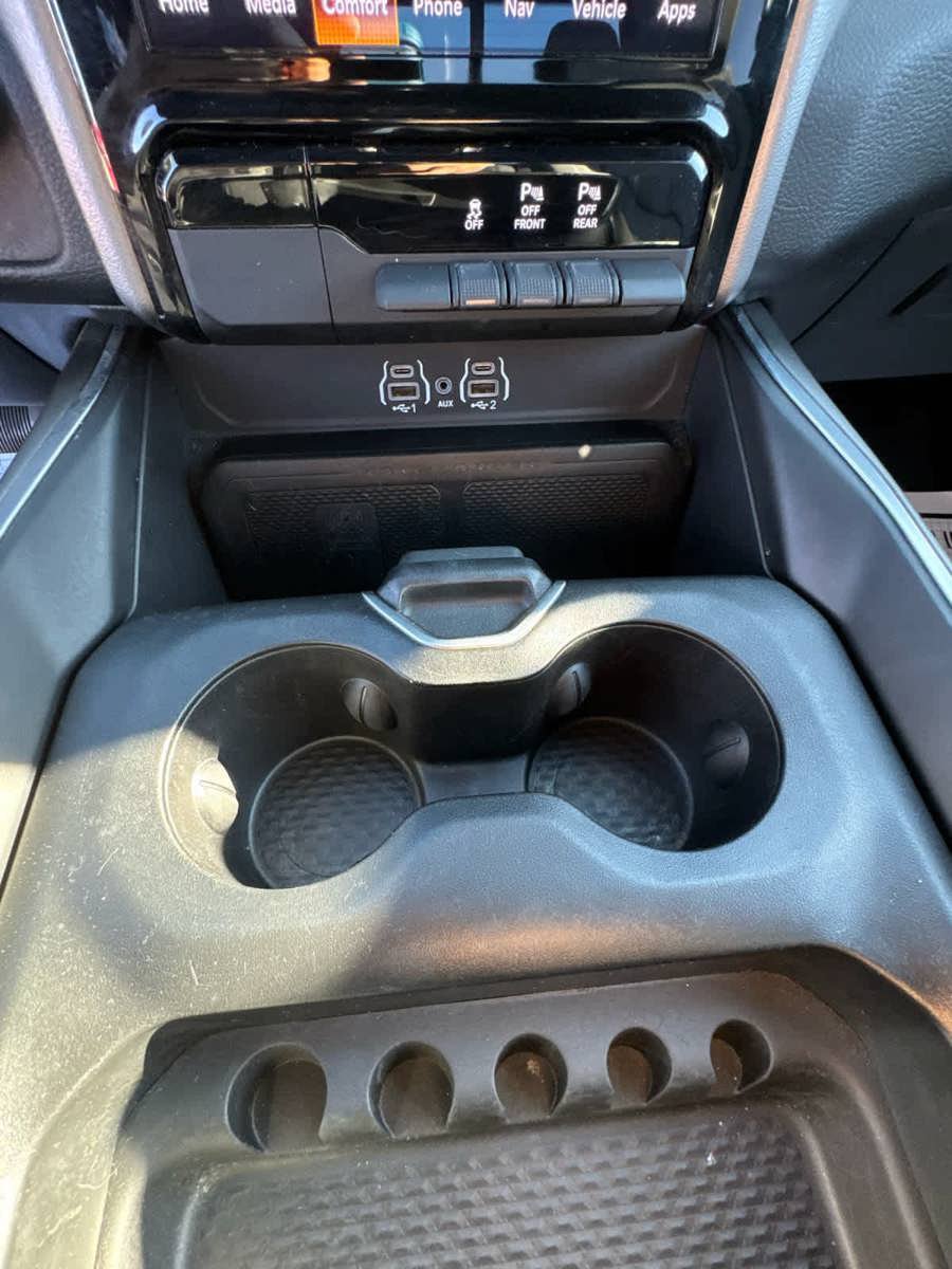 Used 2025 RAM 1500 Big Horn AWD/4WD image 26