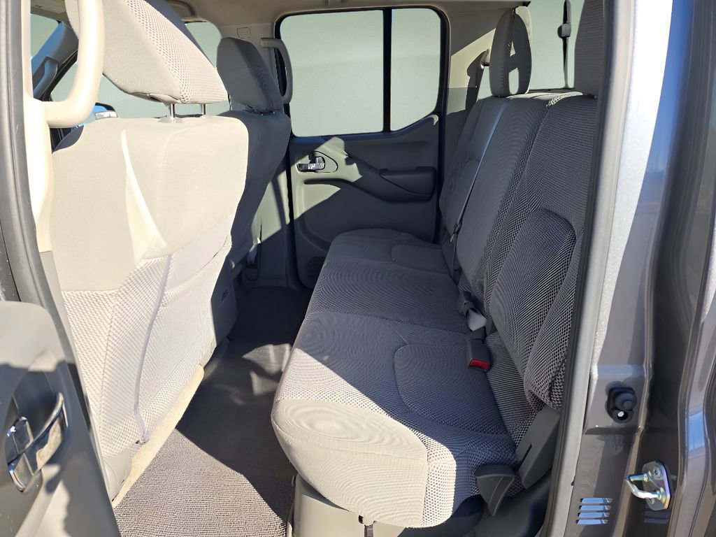 Used 2017 Nissan Frontier SV image 15