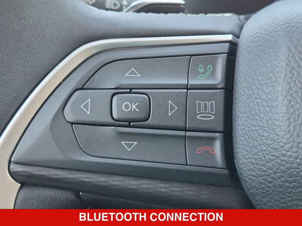 Used 2024 Jeep Grand Cherokee Laredo RWD image 22