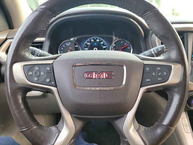 Used 2017 GMC Acadia Denali w/ Technology Package FWD image 15