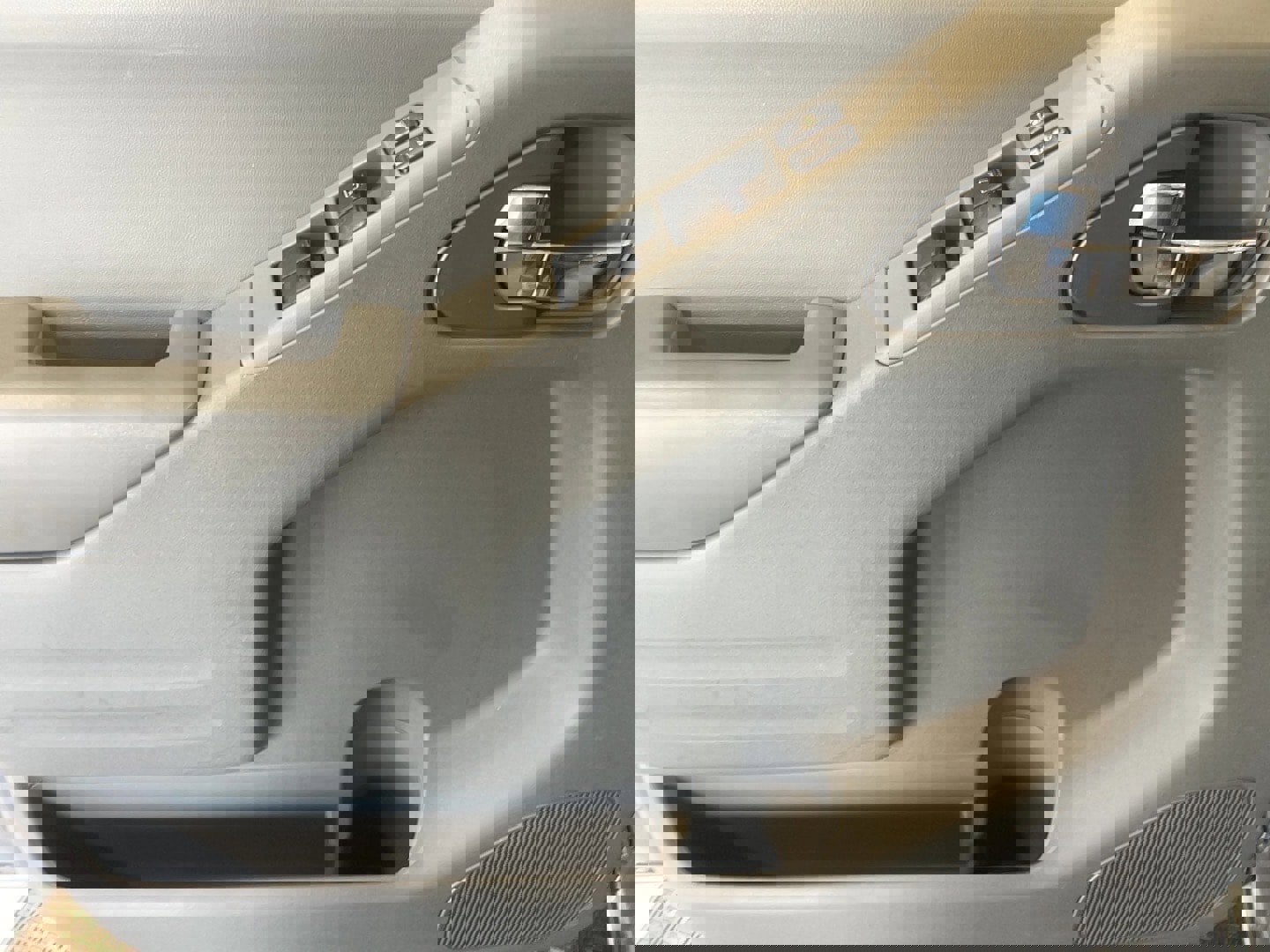 Used 2017 Nissan Frontier SV AWD/4WD image 7