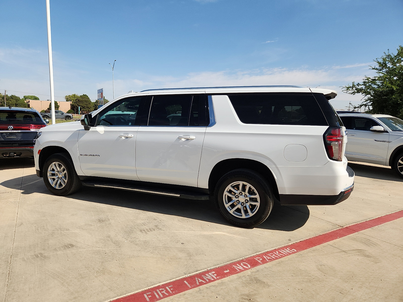 Used 2024 Chevrolet Suburban LT AWD/4WD image 4