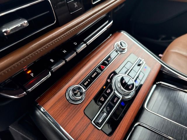 Certified 2023 Lincoln Aviator Reserve w/ Equipment Group 201A image 28