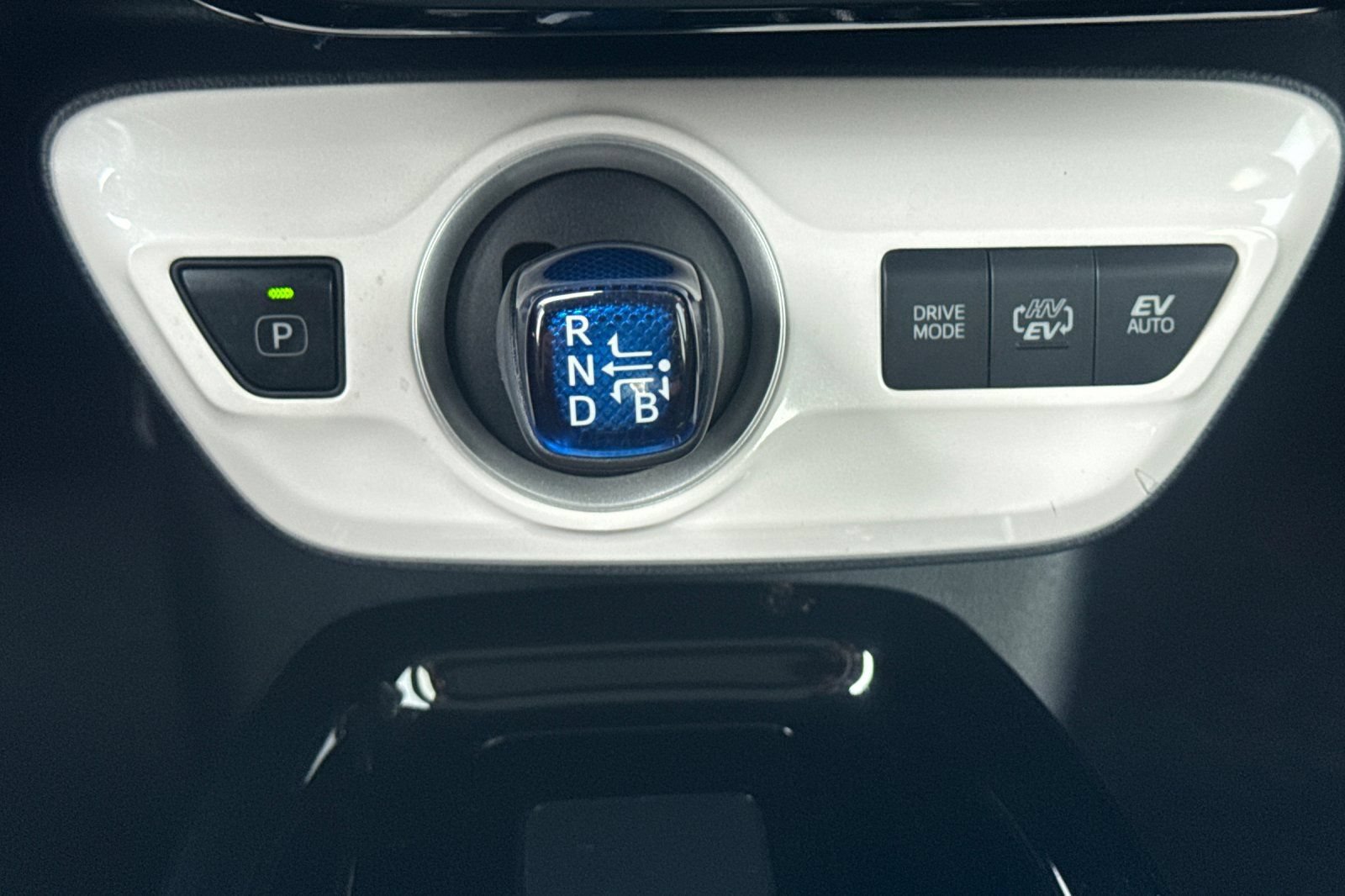 Used 2017 Toyota Prius Prime Premium FWD image 21
