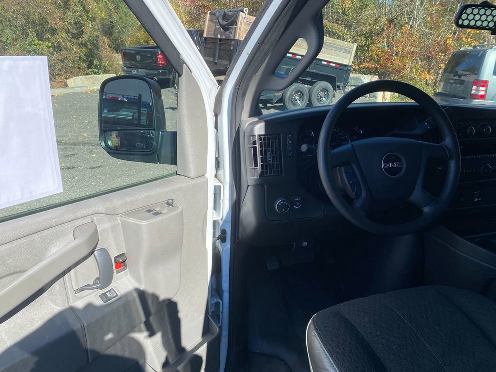 Used 2024 GMC Savana 2500 w/ Driver Convenience Package image 10