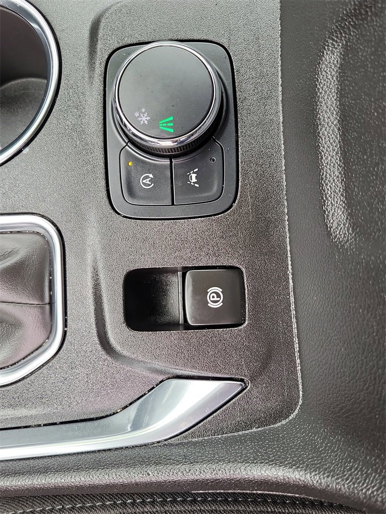 Certified 2023 Chevrolet Traverse LT image 44