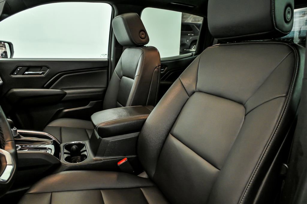 Used 2024 GMC Canyon Elevation w/ Elevation Premium Package AWD/4WD image 13