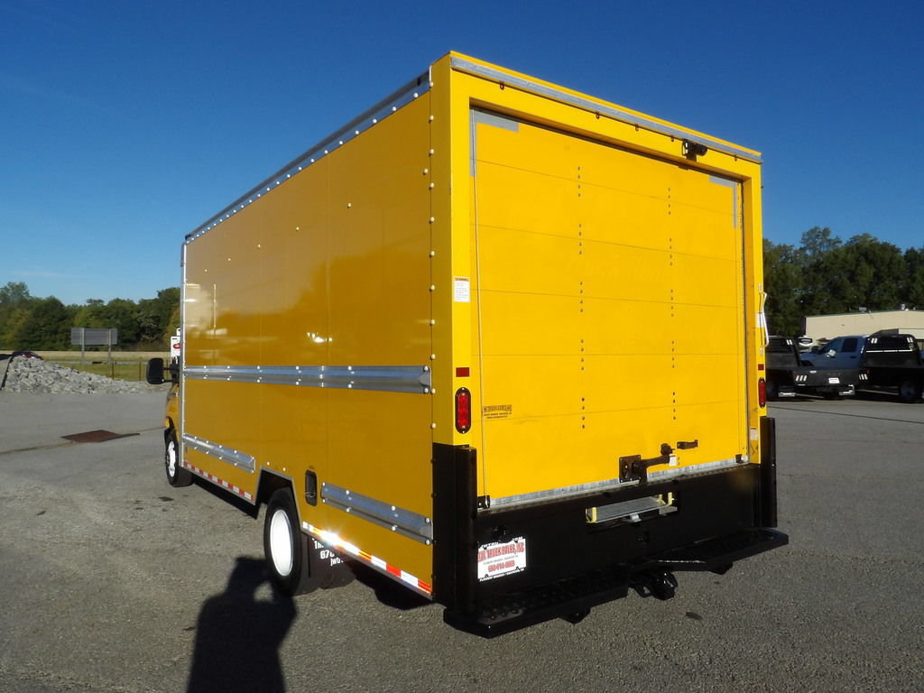 Used 2022 Ford E-350 and Econoline 350 Super Duty RWD image 5