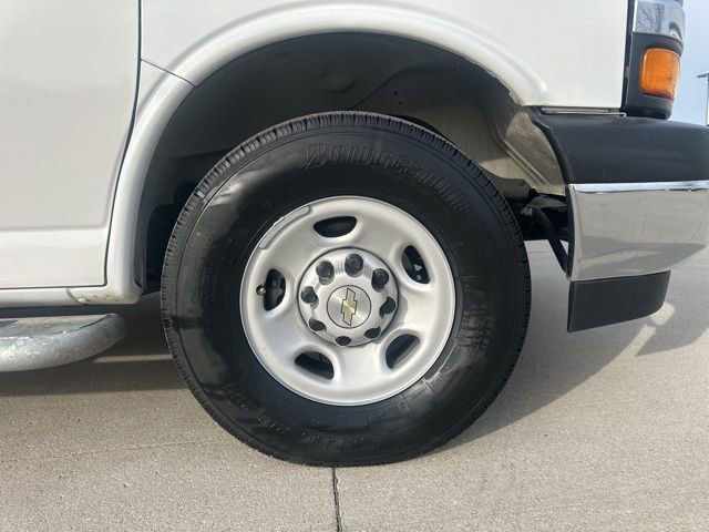 Used 2024 Chevrolet Express 2500 Work Van w/ Driver Convenience Package image 9
