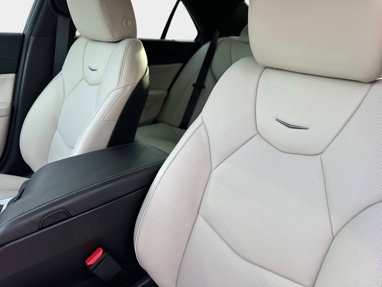 Used 2025 Cadillac CT4 Premium Luxury image 22