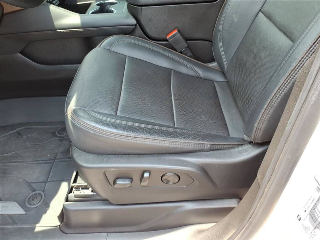Used 2023 Chevrolet Tahoe High Country AWD/4WD image 22