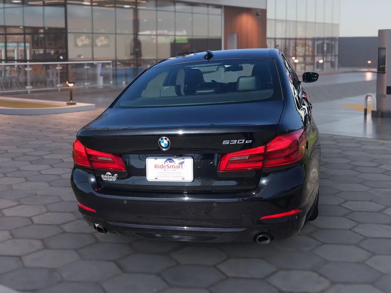 Used 2018 BMW 530e xDrive w/ Premium Package 2 AWD/4WD image 10