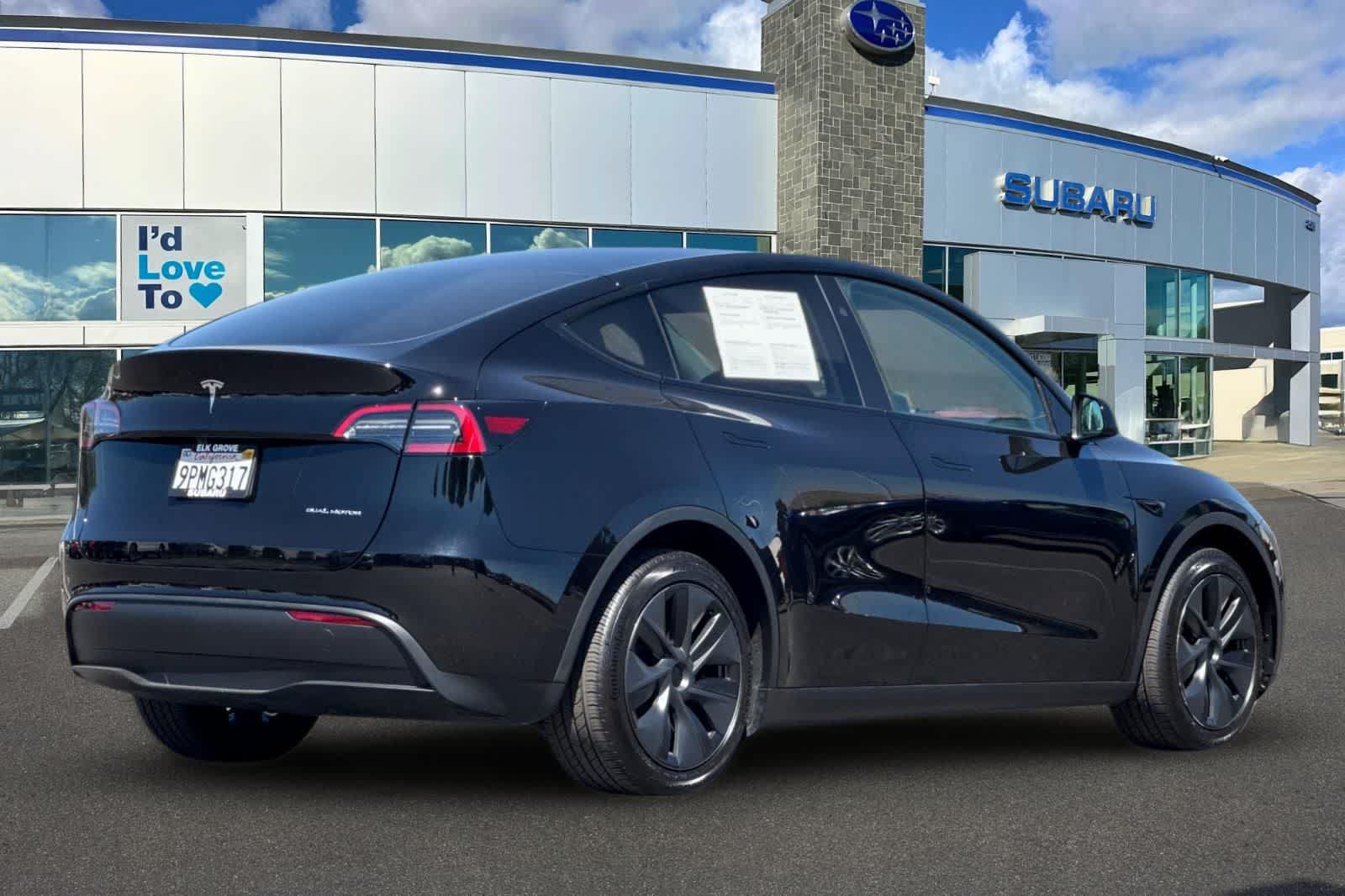 Used 2024 Tesla Model Y Long Range AWD/4WD image 2